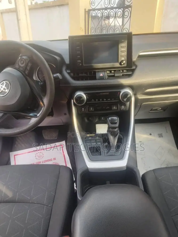 Toyota RAV4 LE 2022 Gray
