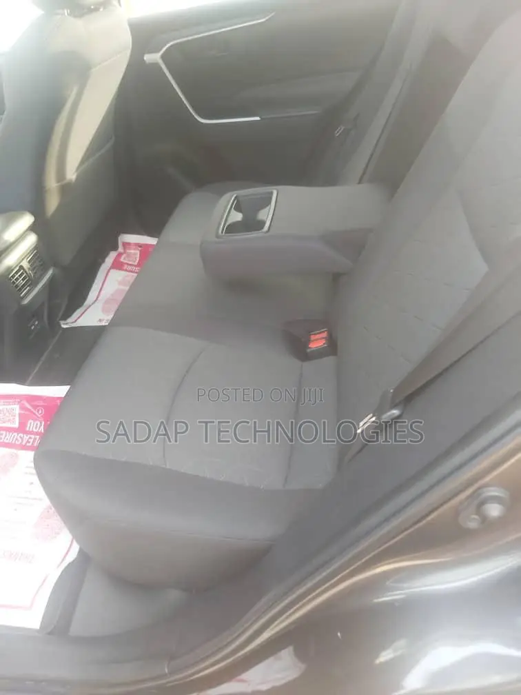 Toyota RAV4 LE 2022 Gray