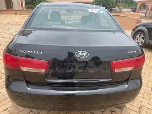 Hyundai Sonata 2000 Black