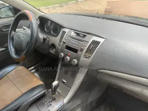 Hyundai Sonata 2000 Black