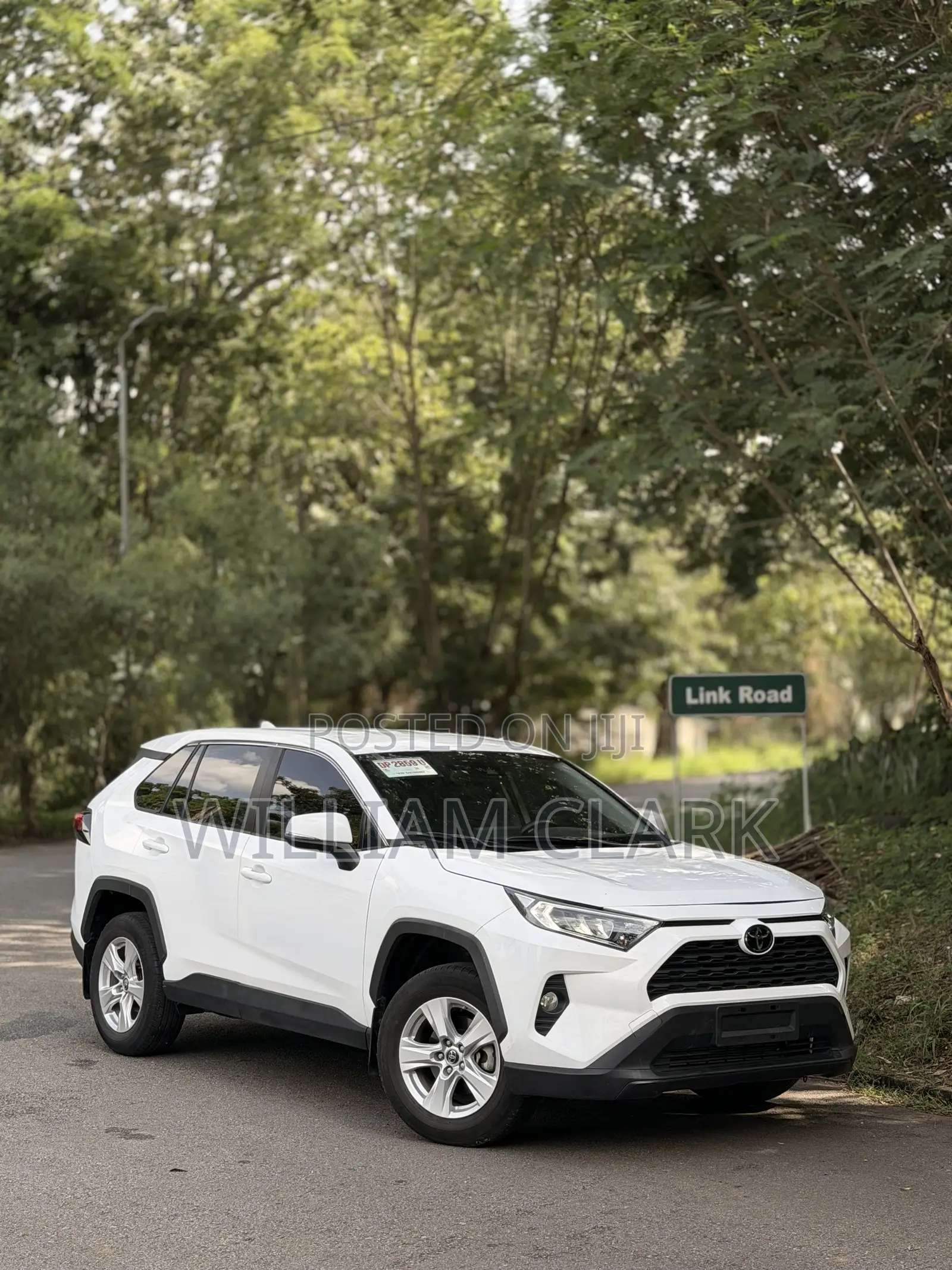 Toyota RAV4 LE AWD 2023 White
