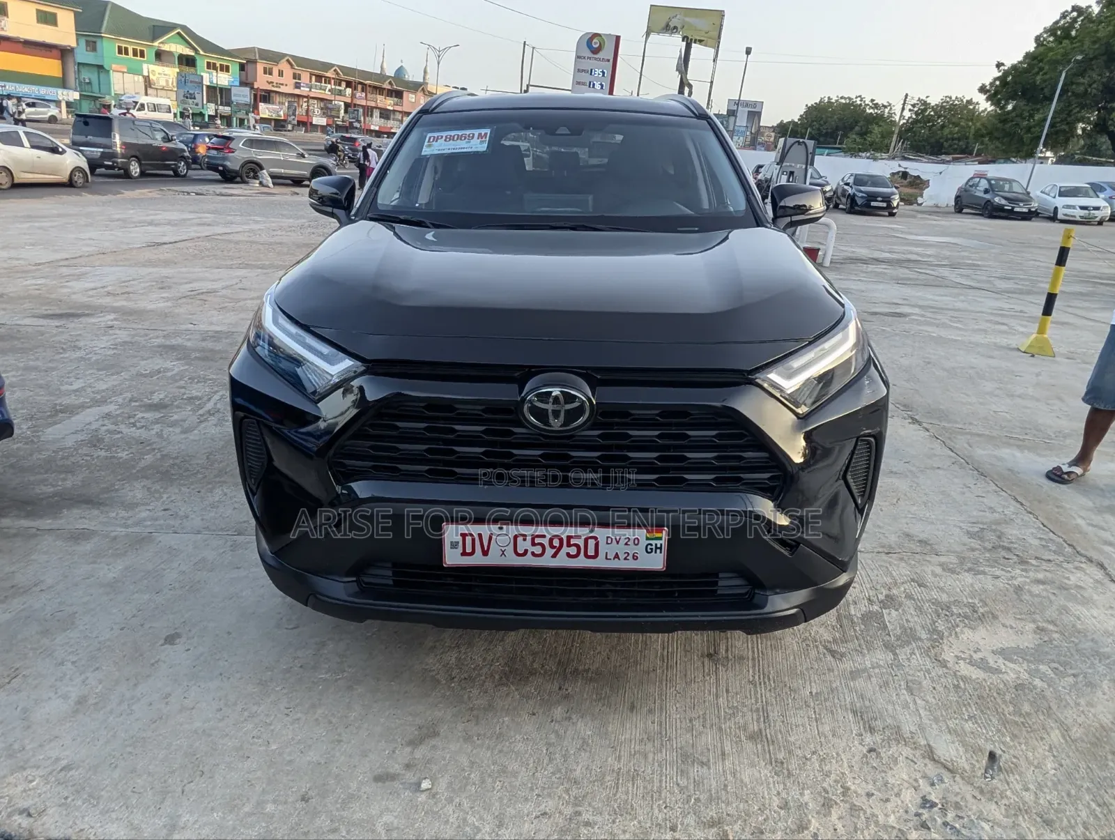 Toyota RAV4 XLE 2025 Black