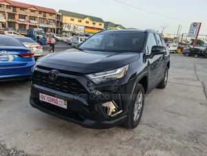 Toyota RAV4 XLE 2025 Black