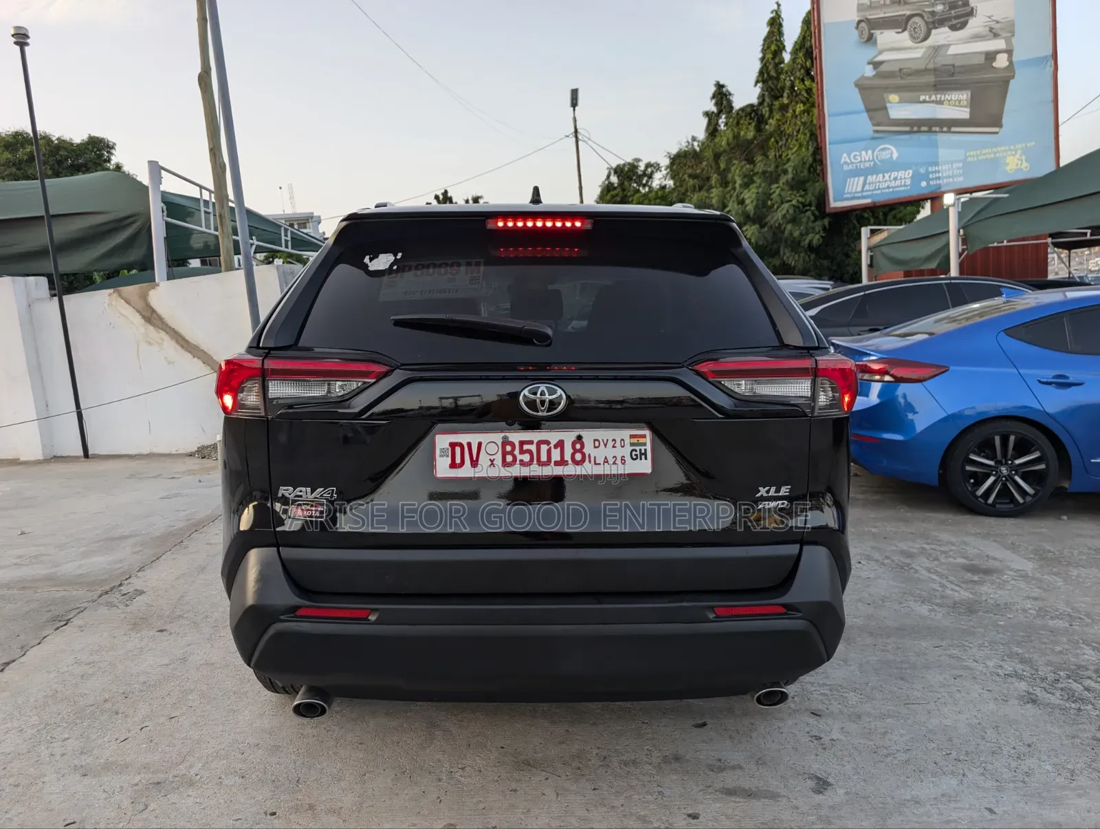 Toyota RAV4 XLE 2025 Black