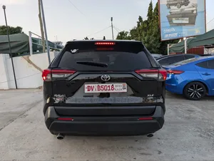 Toyota RAV4 XLE 2025 Black