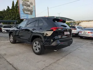 Toyota RAV4 XLE 2025 Black