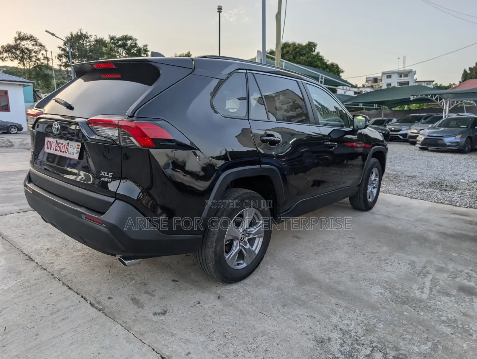 Toyota RAV4 XLE 2025 Black