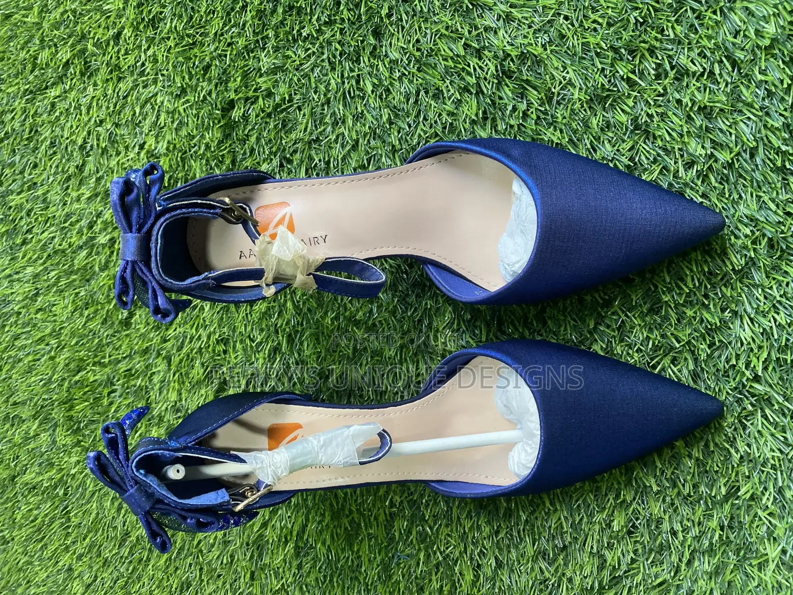 Midnight Elegance Bow-Tie Pointed Heels