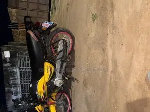 Bajaj Boxer 125 2024 Yellow