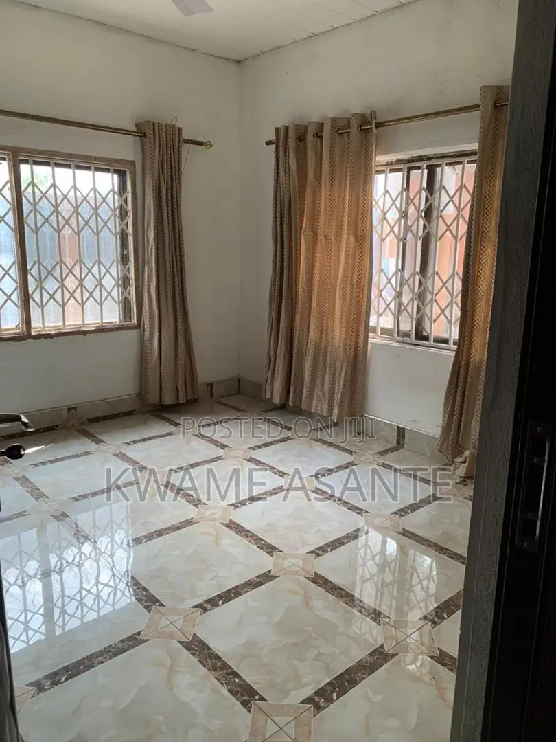Furnished 5bdrm House in Kumasi Metropolitan for sale