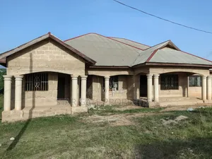 7bdrm House in Abuakwa Sepaase, Kumasi Metropolitan for sale