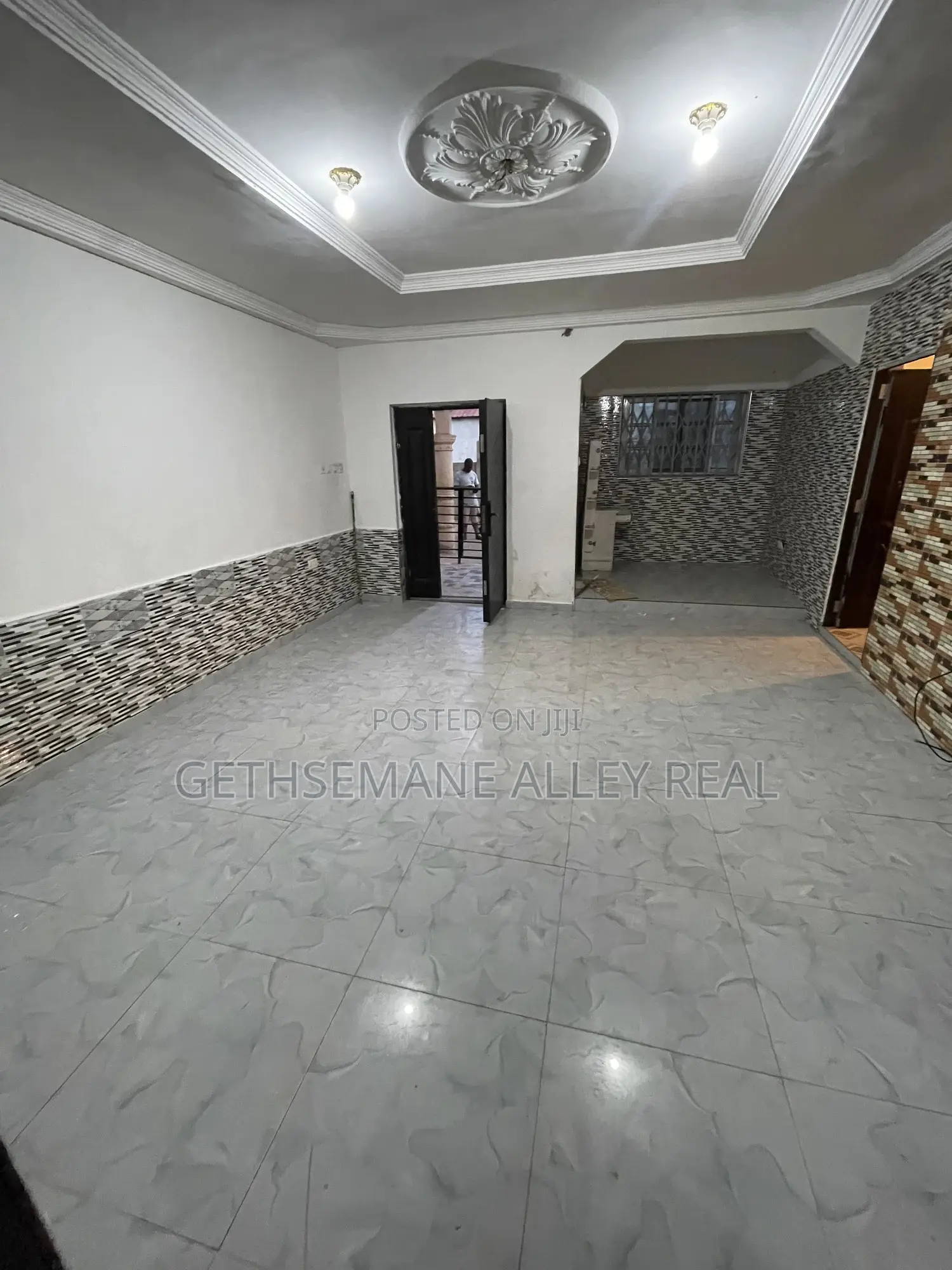 2bdrm Apartment in Gethsemeny Alley, West Hills Mall Area for rent