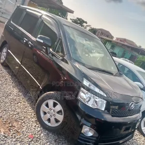 Toyota Voxy 2013 Black