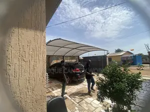 Up Car Canopy Hold