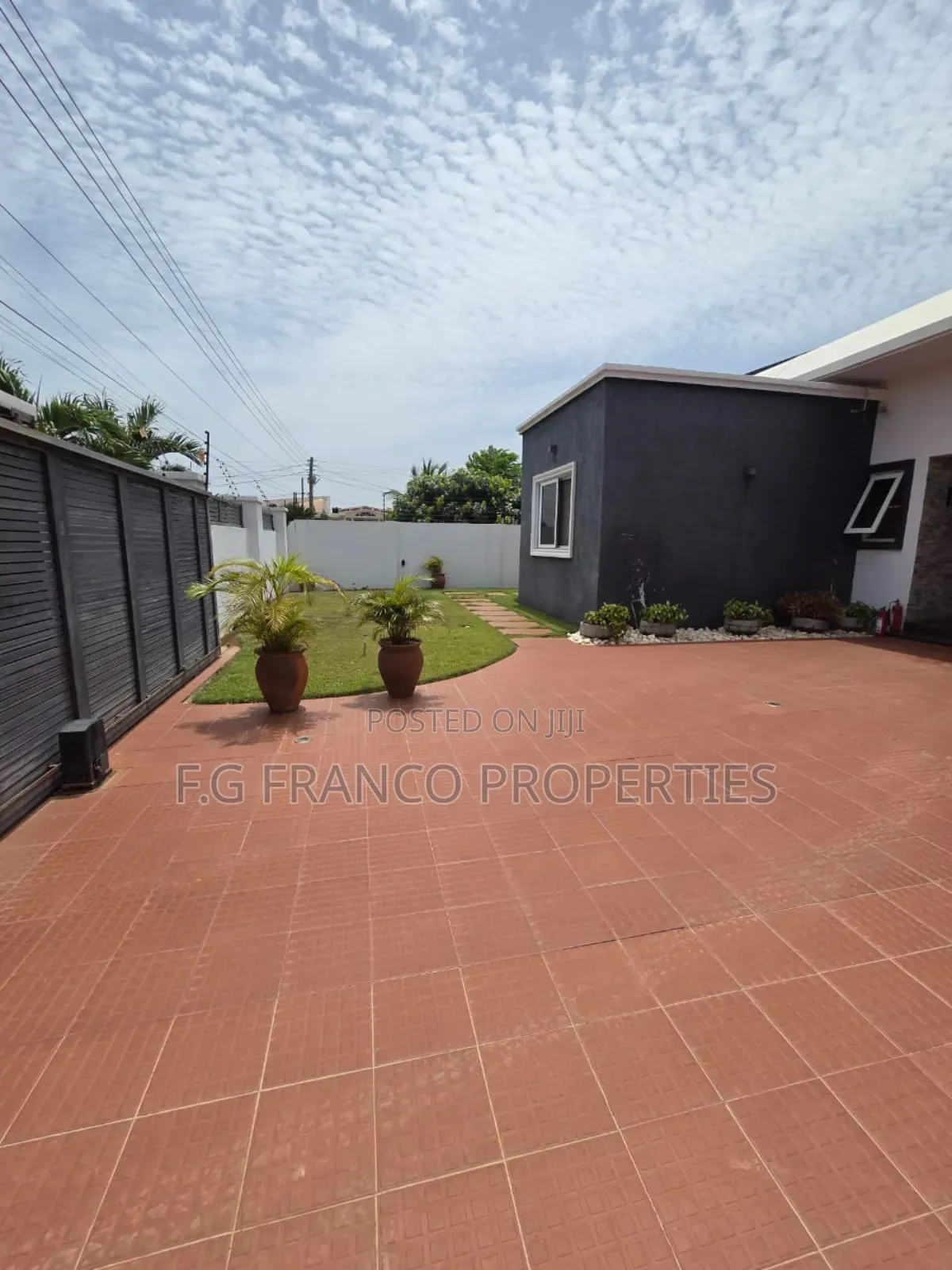 5bdrm House in Kg Franco Properties, Spintex for sale