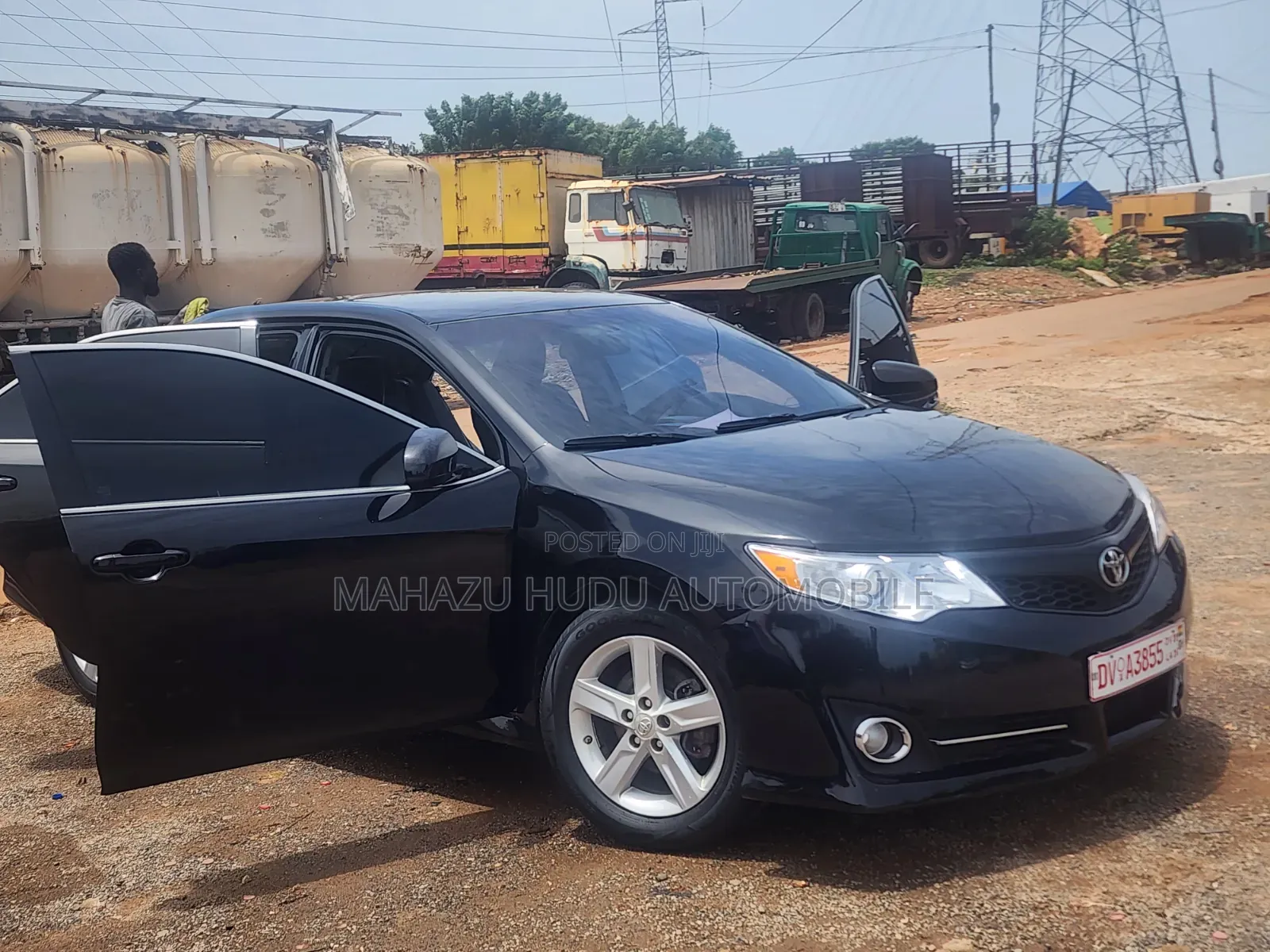 Toyota Camry SE 4dr Sedan (2.5L 4cyl 6A) 2013 Black