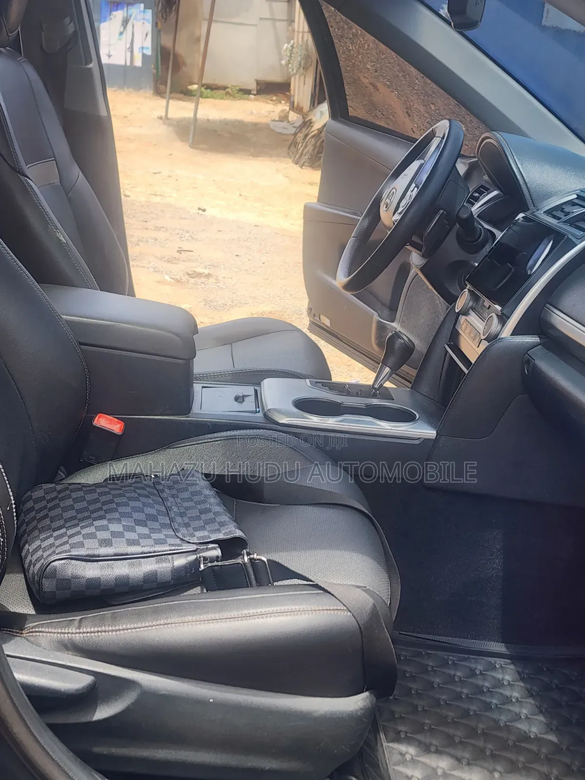 Toyota Camry SE 4dr Sedan (2.5L 4cyl 6A) 2013 Black
