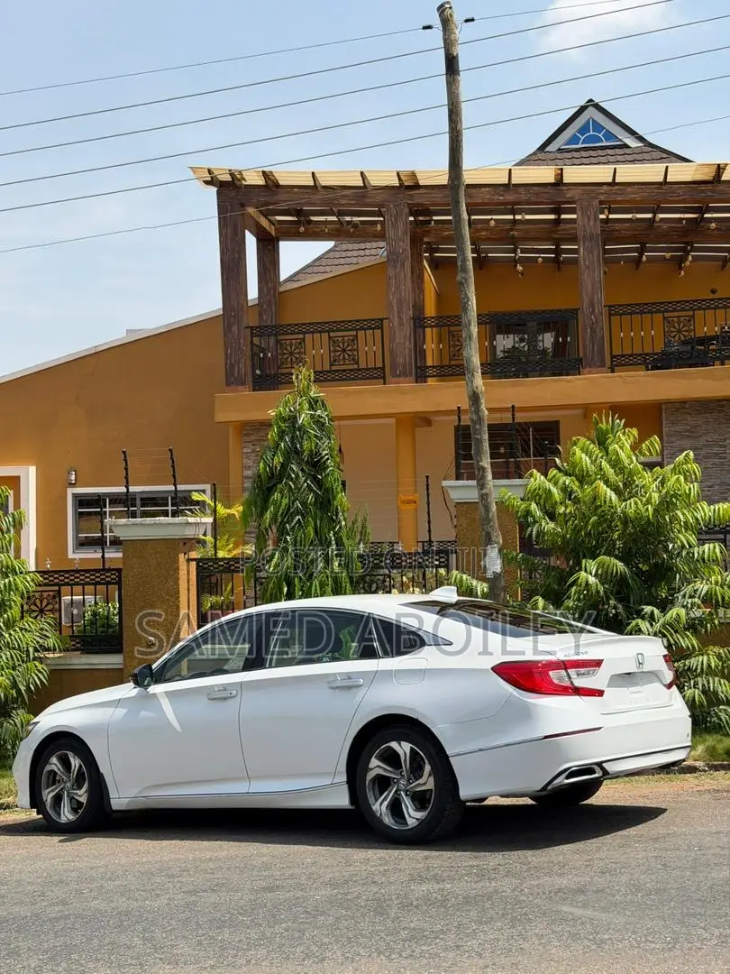 Honda Accord 2018 White