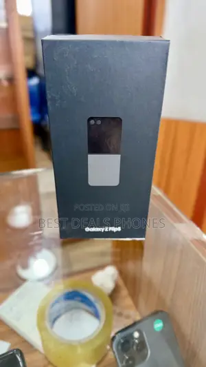 New Samsung Galaxy Z Flip 5 256 GB Yellow