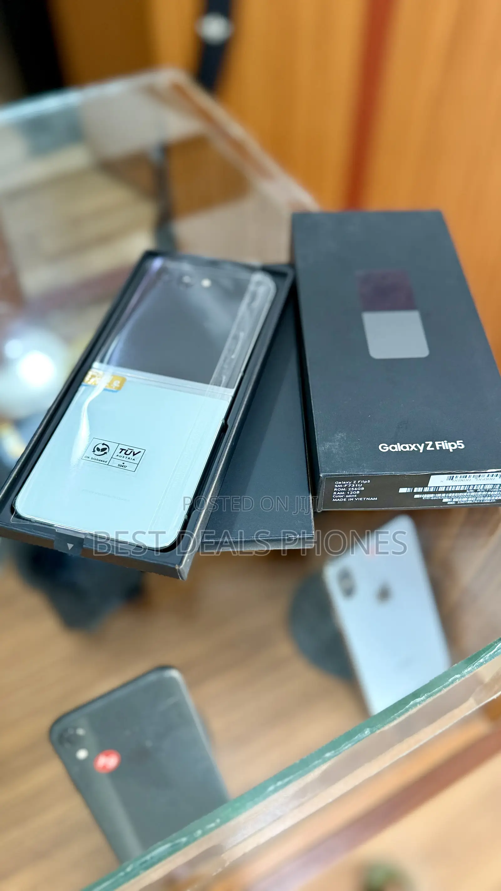 New Samsung Galaxy Z Flip 5 256 GB Silver