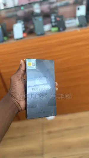 New Samsung Galaxy S22 Ultra 5G 256 GB Silver