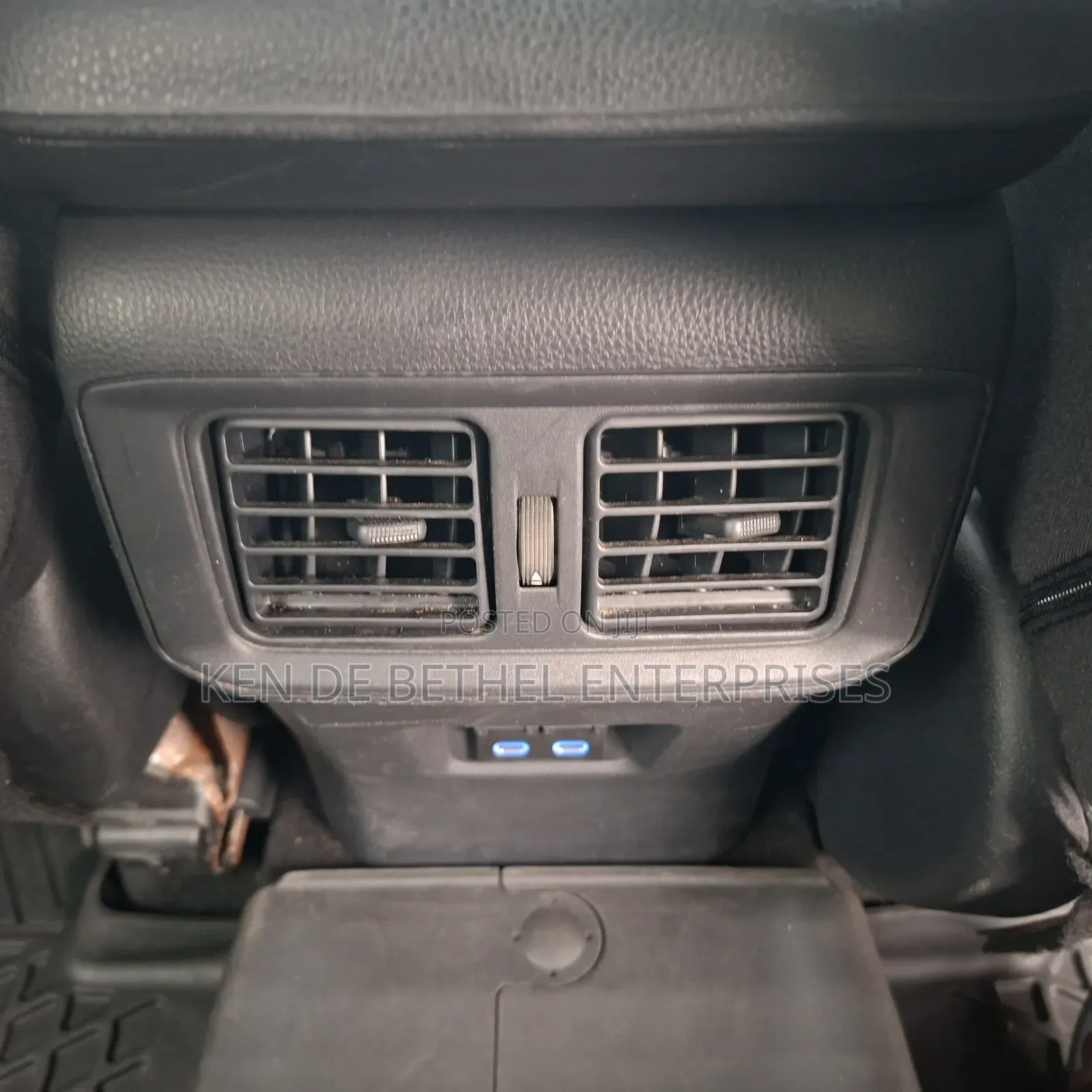 Toyota RAV4 LE 2022 White