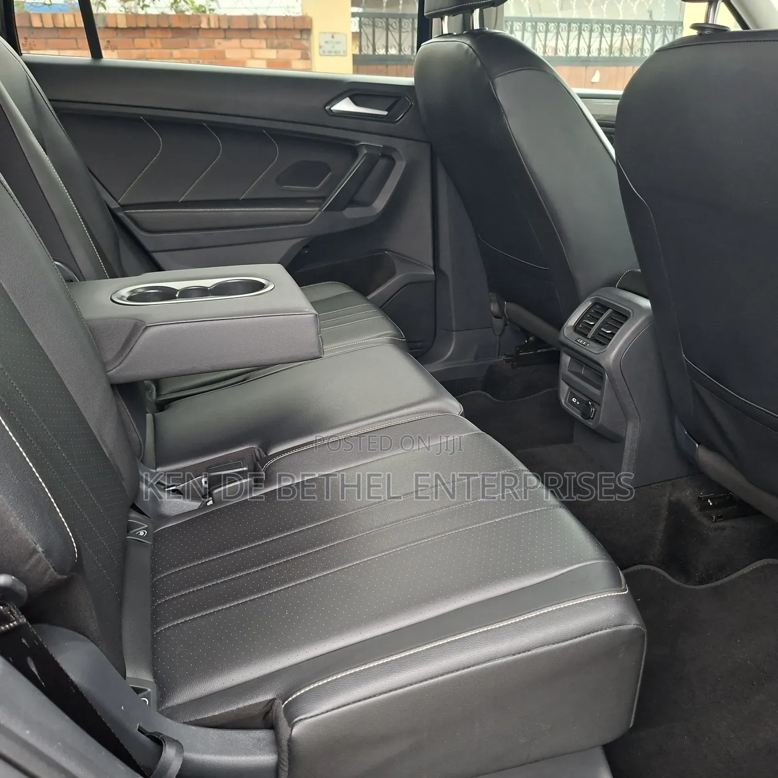Volkswagen Tiguan SE 2024 Blue