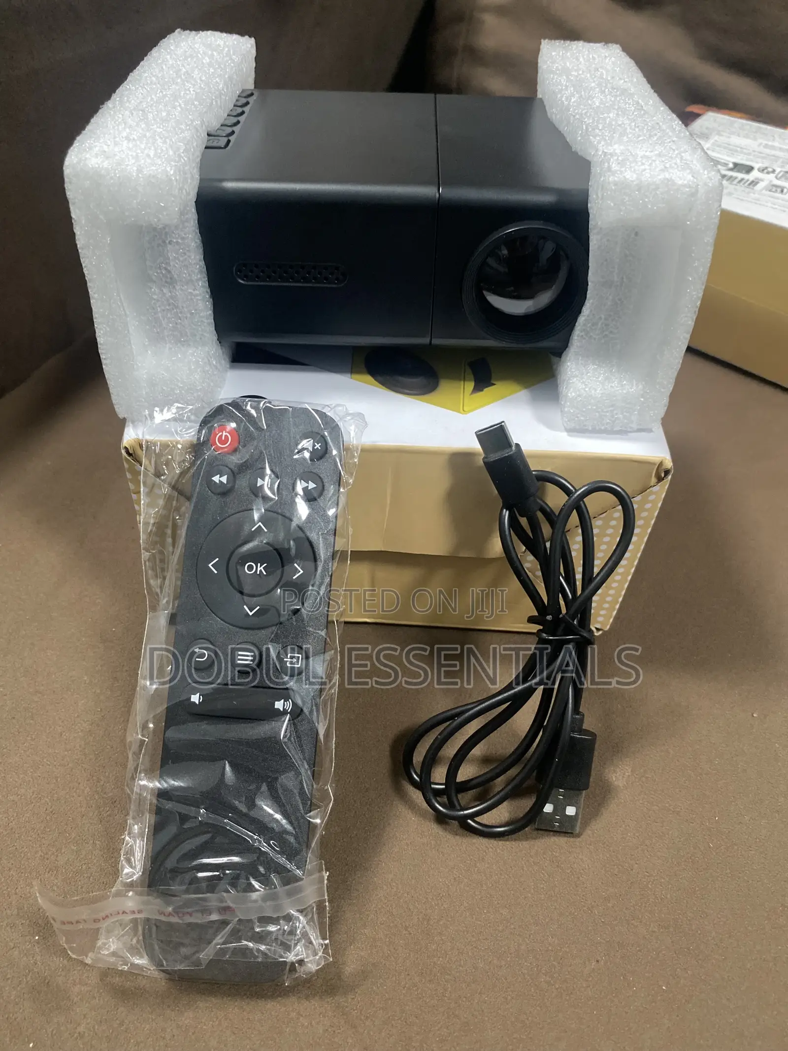 Mini Projector With Inbuilt Speaker, Hdmi and Usb Functions