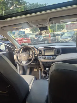 Toyota RAV4 Limited 4dr SUV AWD (2.5L 4cyl 6A) 2018 White