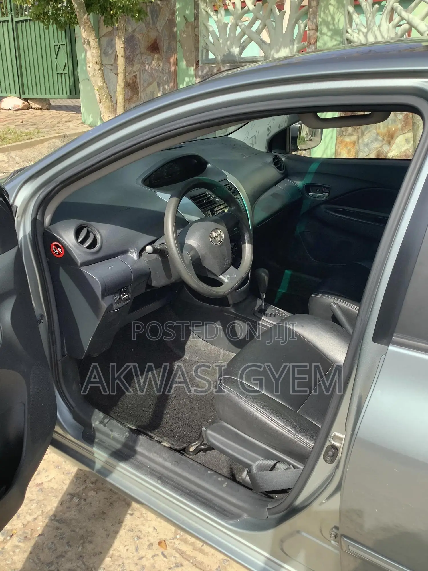 Toyota Vios 2010 Green
