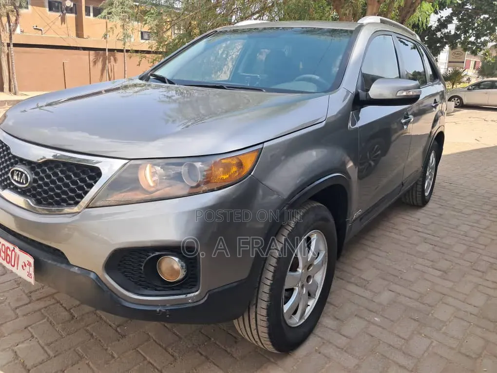 Kia Sorento LX 2011 Gray