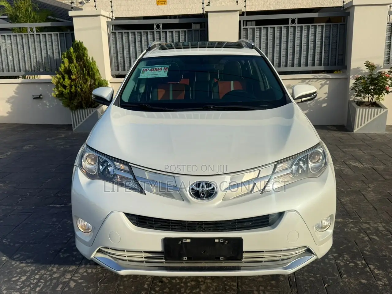 Toyota RAV4 XLE 4dr SUV (2.5L 4cyl 6A) 2015 White