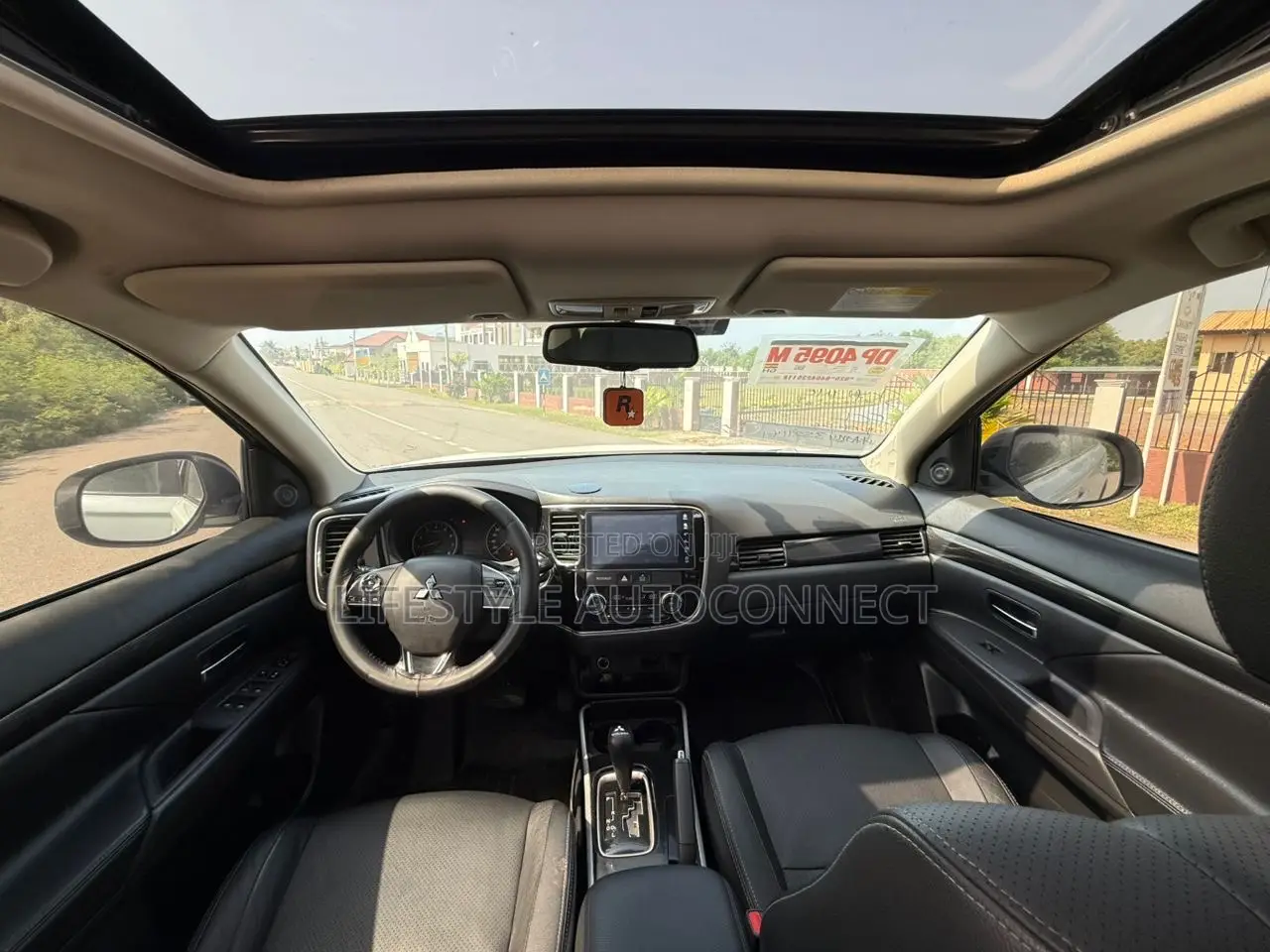 Mitsubishi Outlander 2018 White