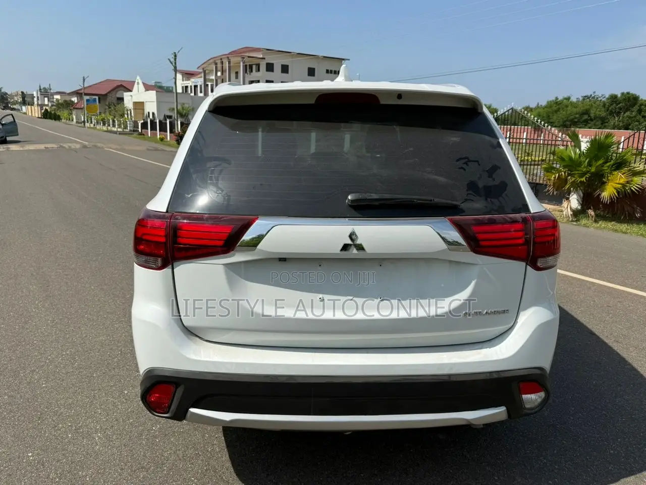 Mitsubishi Outlander 2018 White