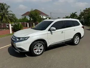 Mitsubishi Outlander 2018 White