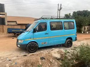 Mercedes-Benz Sprinter 1999 Green