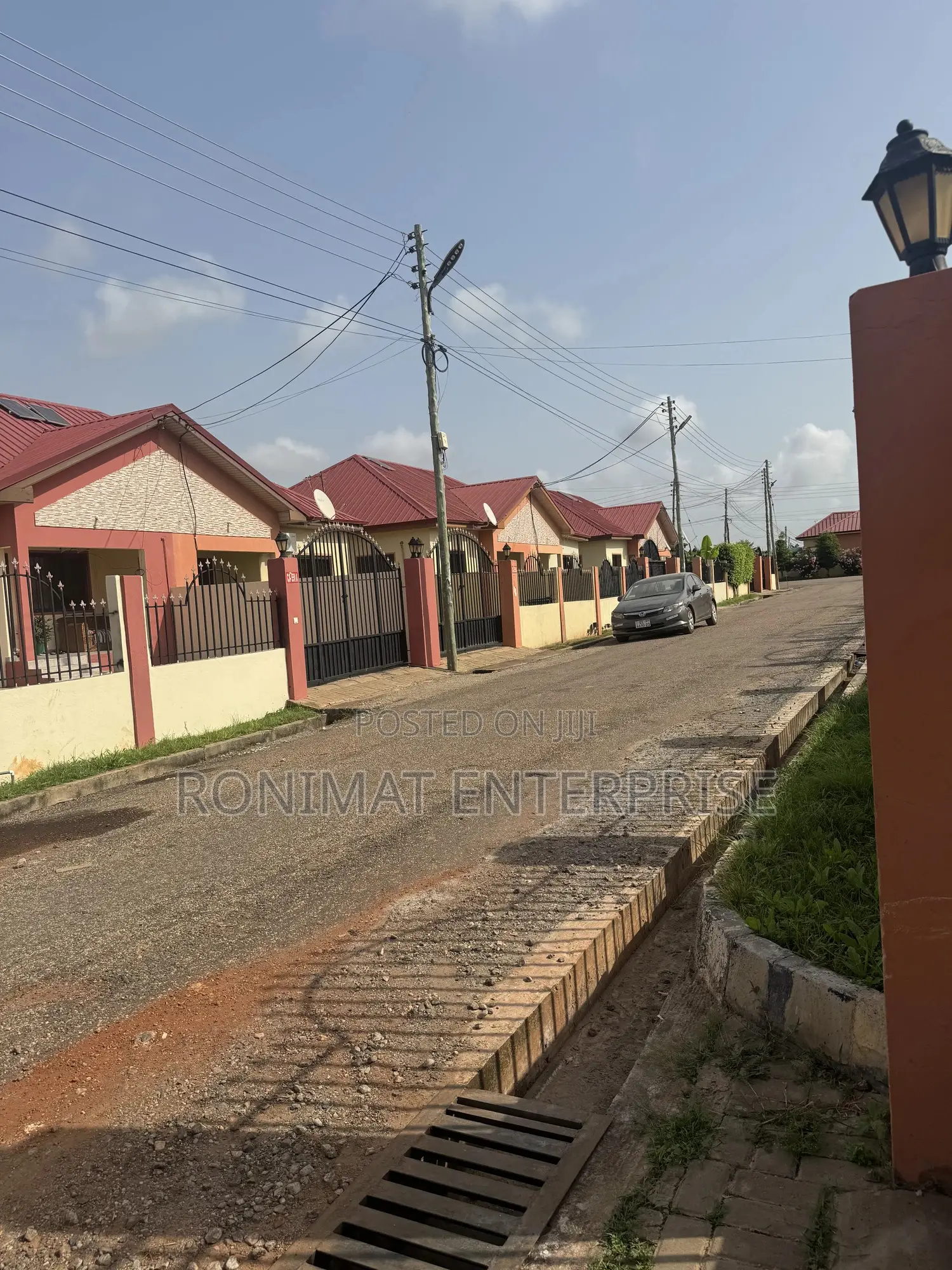 2bdrm House in Lake Side Estate for sale