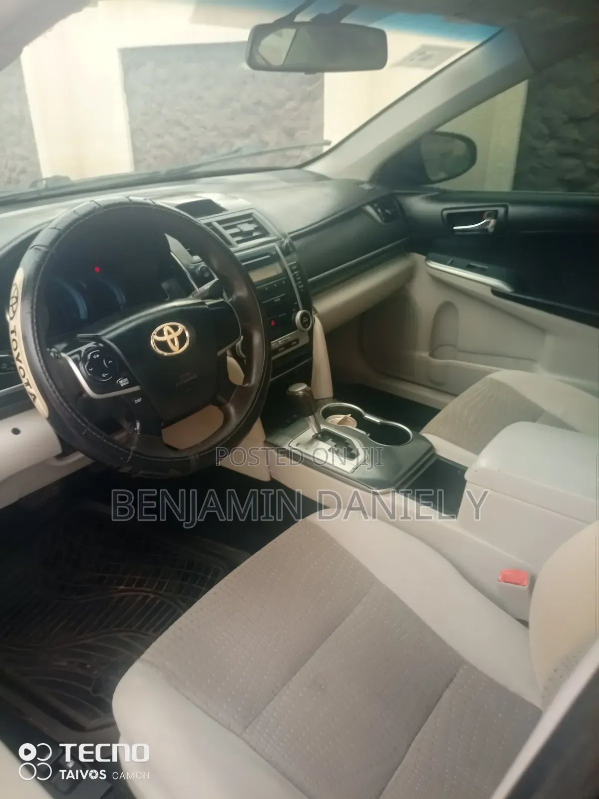 Toyota Camry Hybrid XLE 2012 Gray