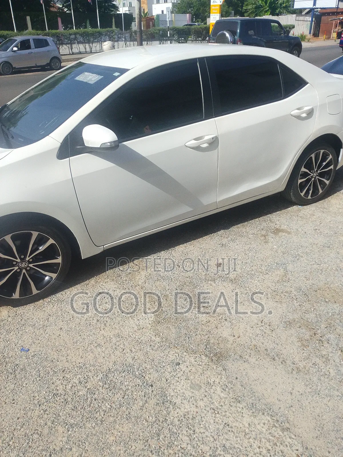 Toyota Corolla SE (1.8L 4cyl 6M) 2019 White