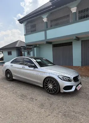 Mercedes-Benz C300 Luxury Sedan RWD (2.0L 4cyl 7A) 2017 Silver