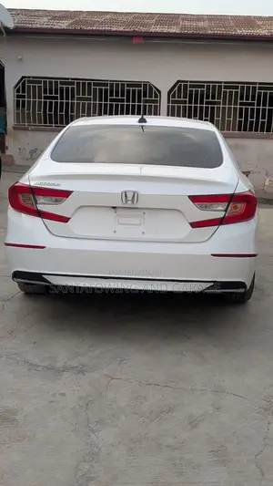 Honda Accord 2018 White