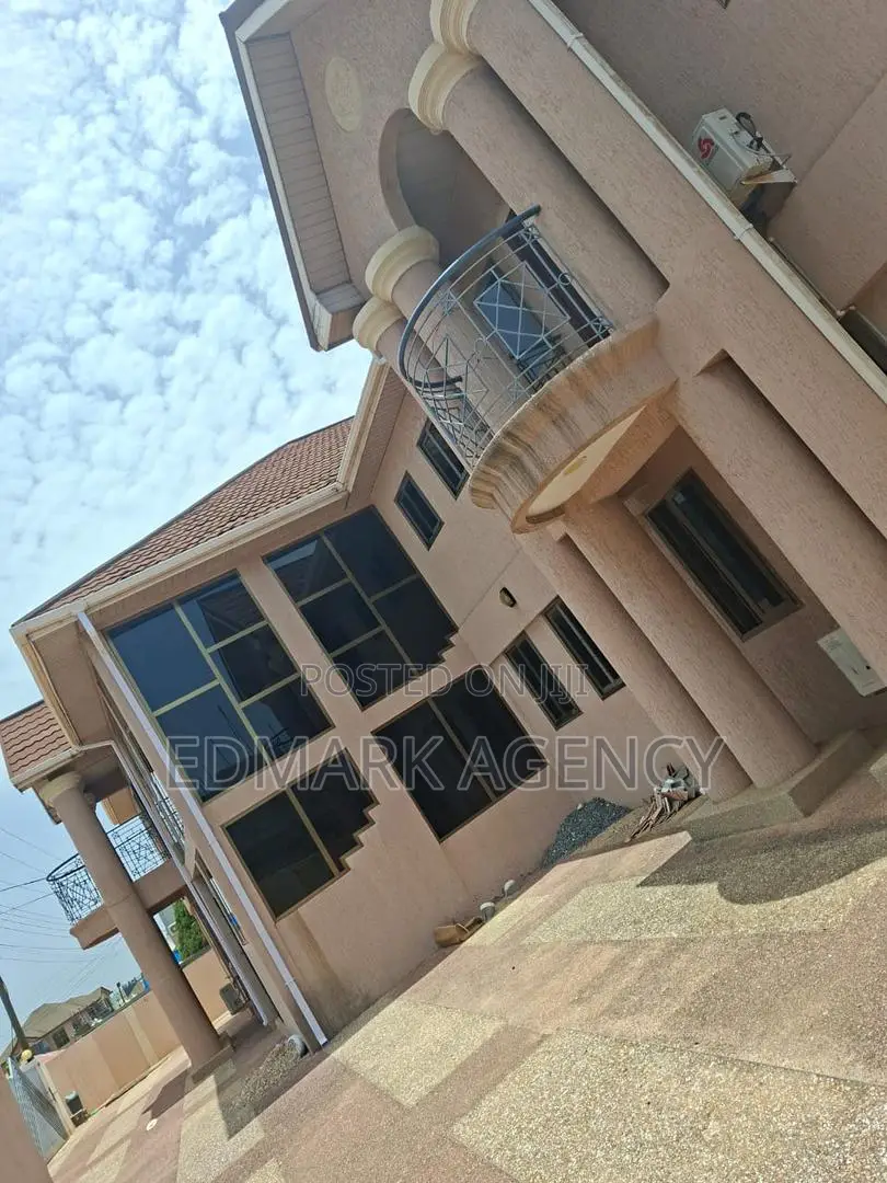 Newly 2/3bedrooms Apartments to Let