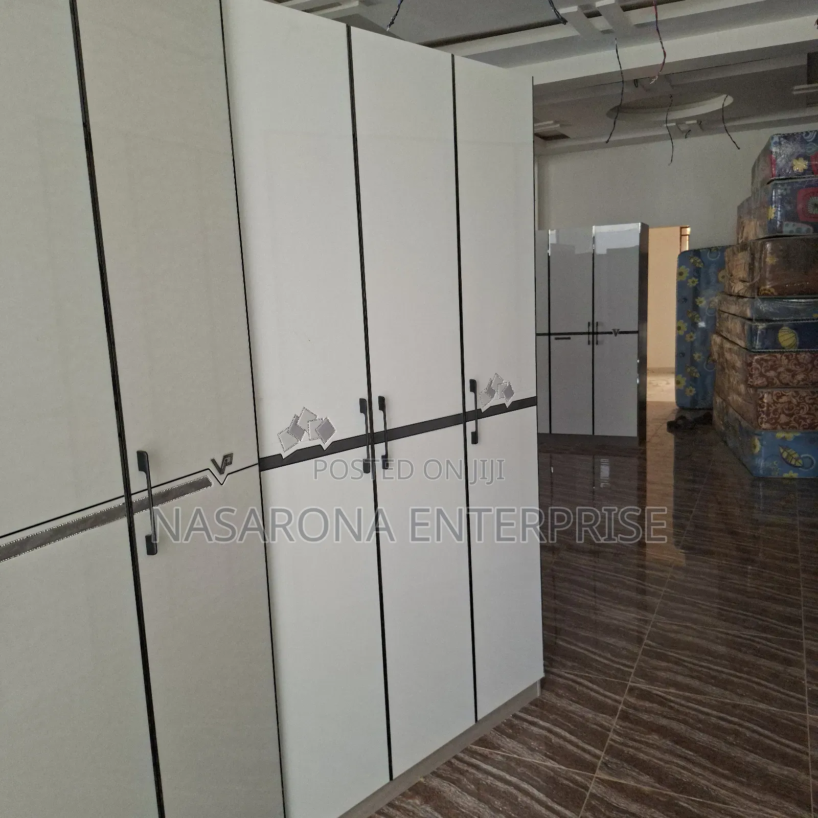 High Gloss 3 Door Double Wardrobe 120x55x220cm Kmo3-B-9