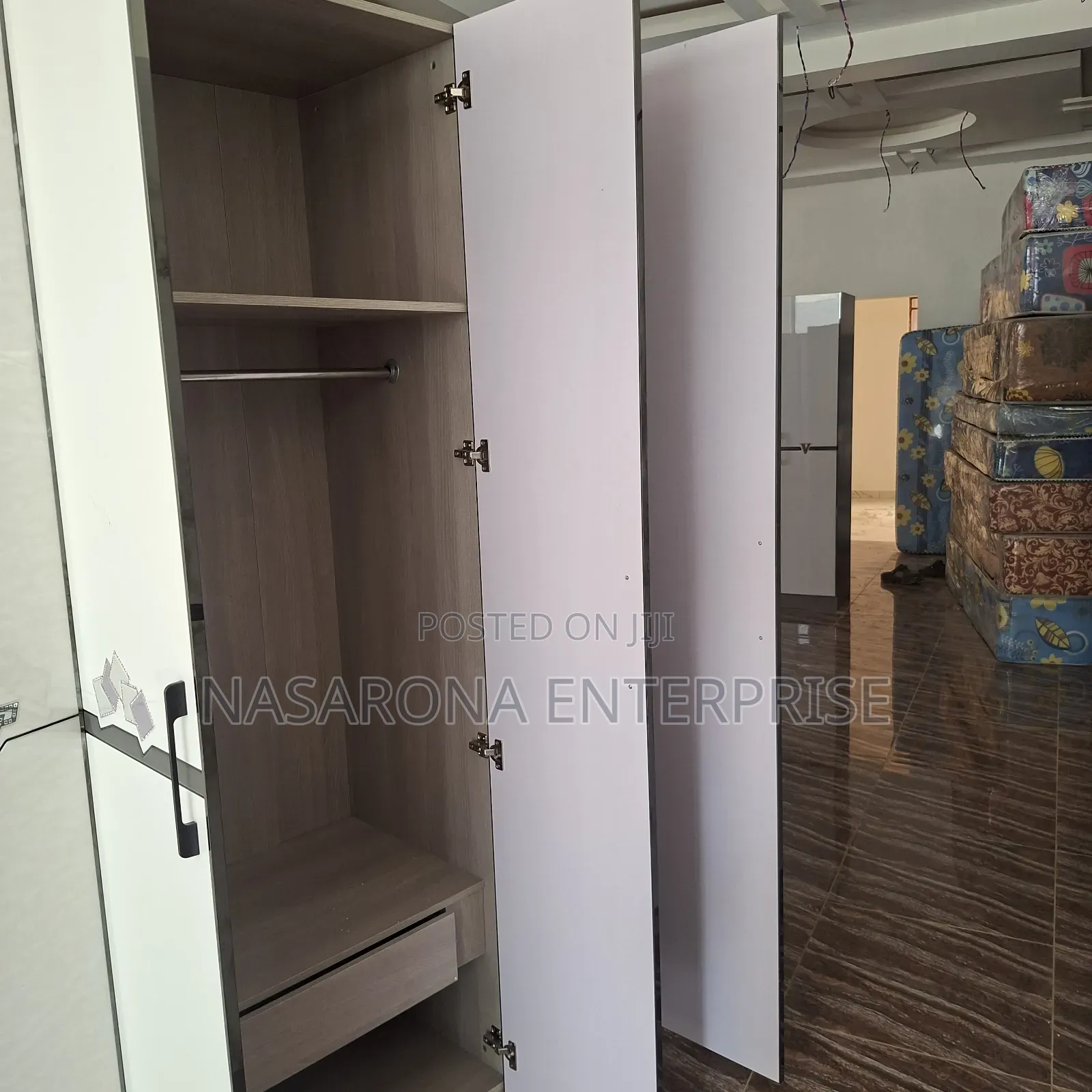 High Gloss 3 Door Double Wardrobe 120x55x220cm Kmo3-B-9