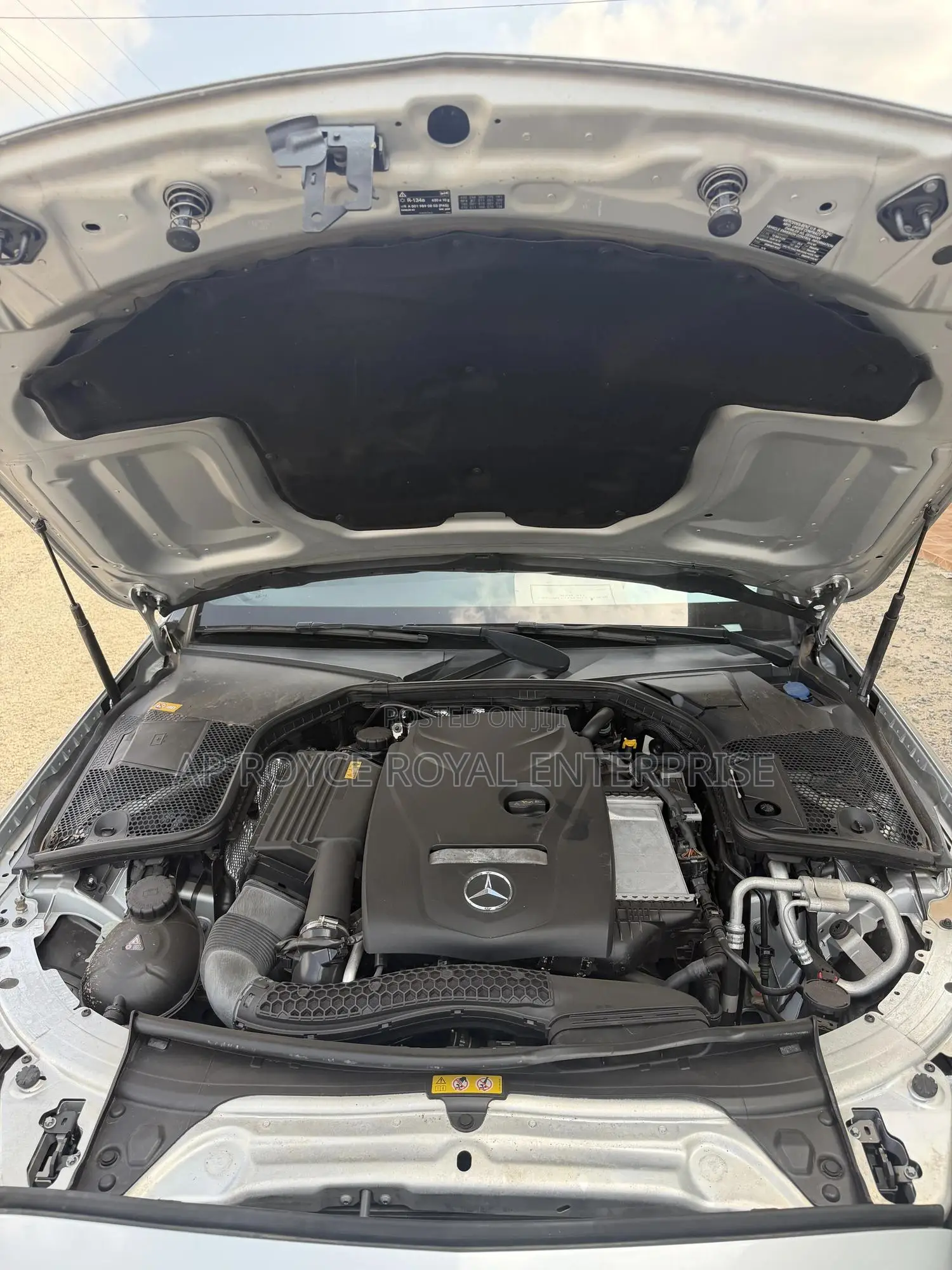 Mercedes-Benz C300 Luxury Sedan RWD (2.0L 4cyl 7A) 2017 Silver