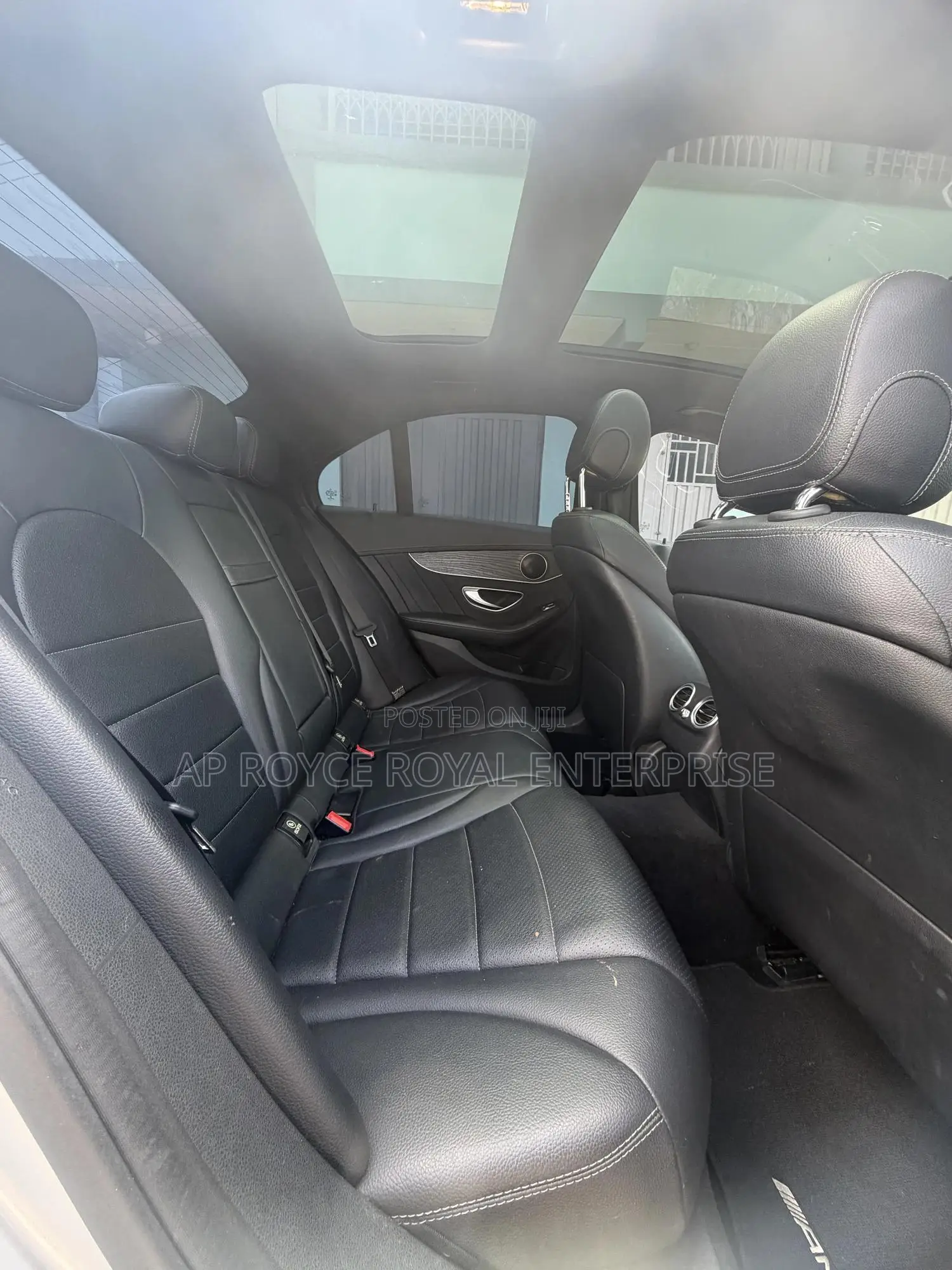 Mercedes-Benz C300 Luxury Sedan RWD (2.0L 4cyl 7A) 2017 Silver