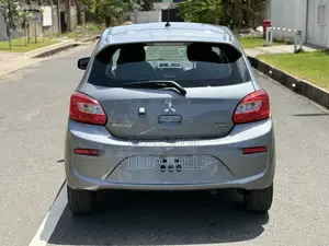 Mitsubishi Mirage SE 2020 Gray