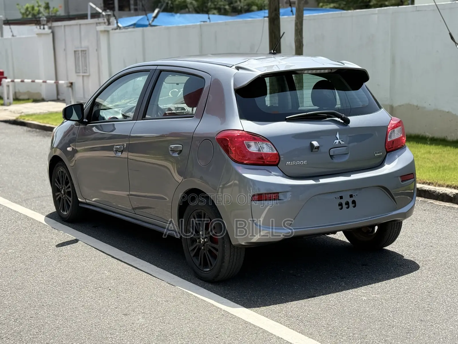 Mitsubishi Mirage SE 2020 Gray