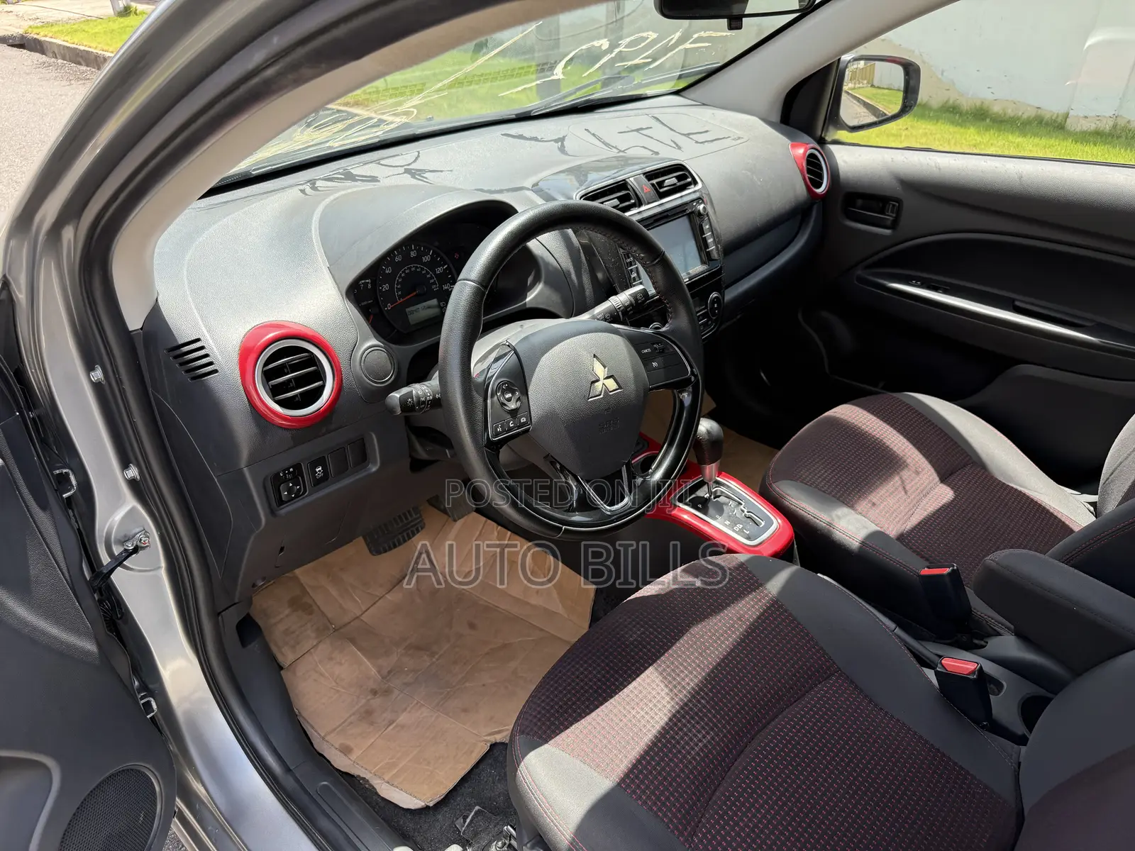 Mitsubishi Mirage SE 2020 Gray