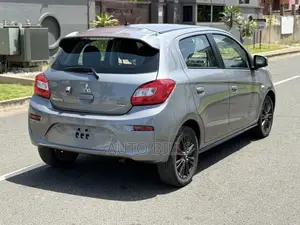 Mitsubishi Mirage SE 2020 Gray